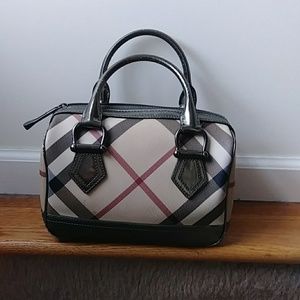 Authentic Burberry Boston ......not for sale!